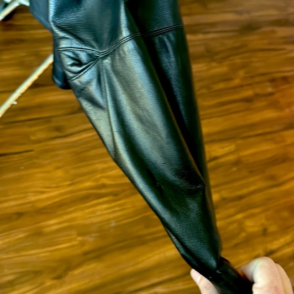 Lightweight Leather Jacket - Picture 4 of 5